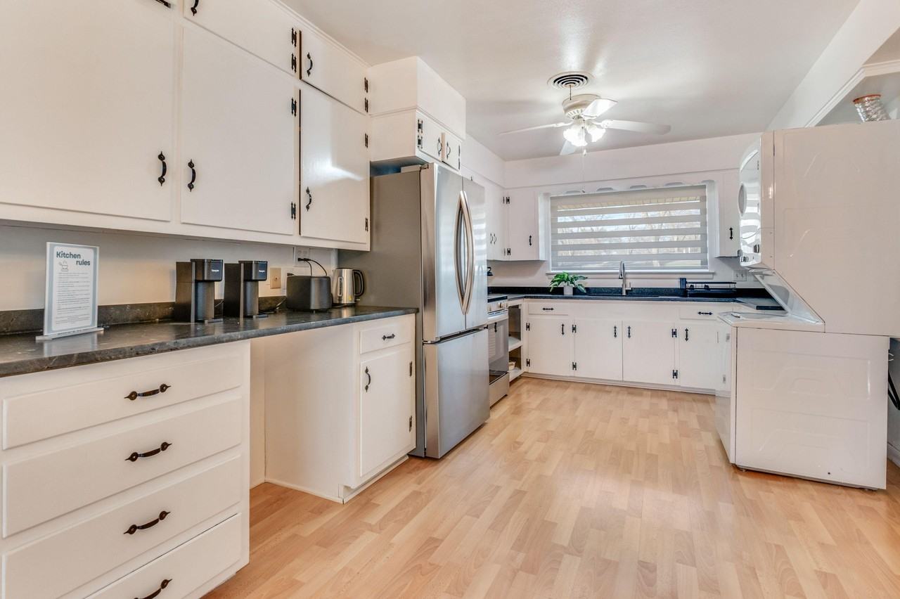 Marshalldale Dr - Photo 6 of 15