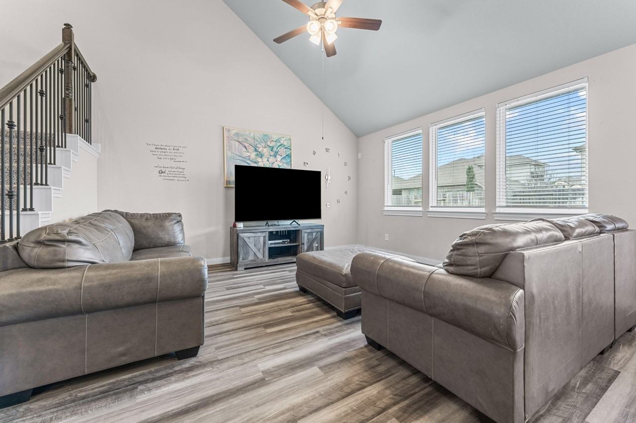 Kyle Canyon Dr - Photo 3 of 9