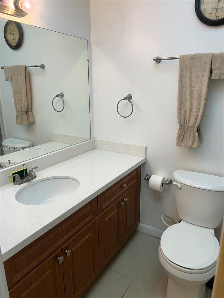 6200 Nw 44th St #312 - Photo 4 of 12