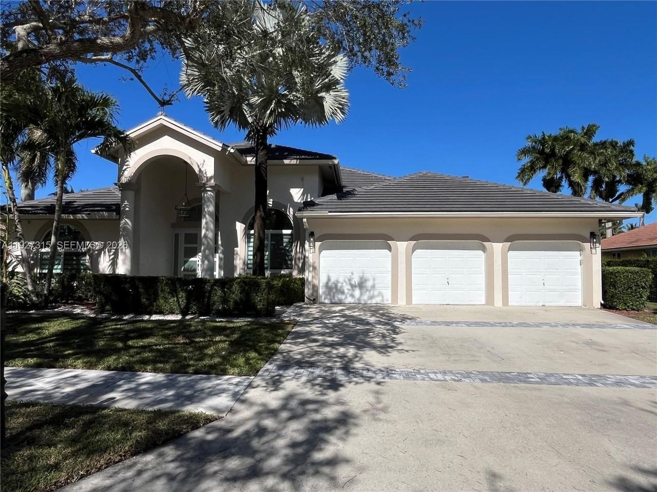 2922 Medinah - Photo 2 of 50