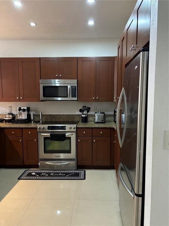 10788 Nw 74th Ln - Photo 6 of 19