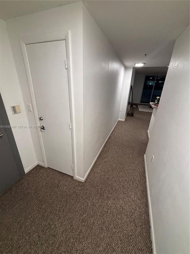 185 Se 14th Ter #603 - Photo 6 of 30