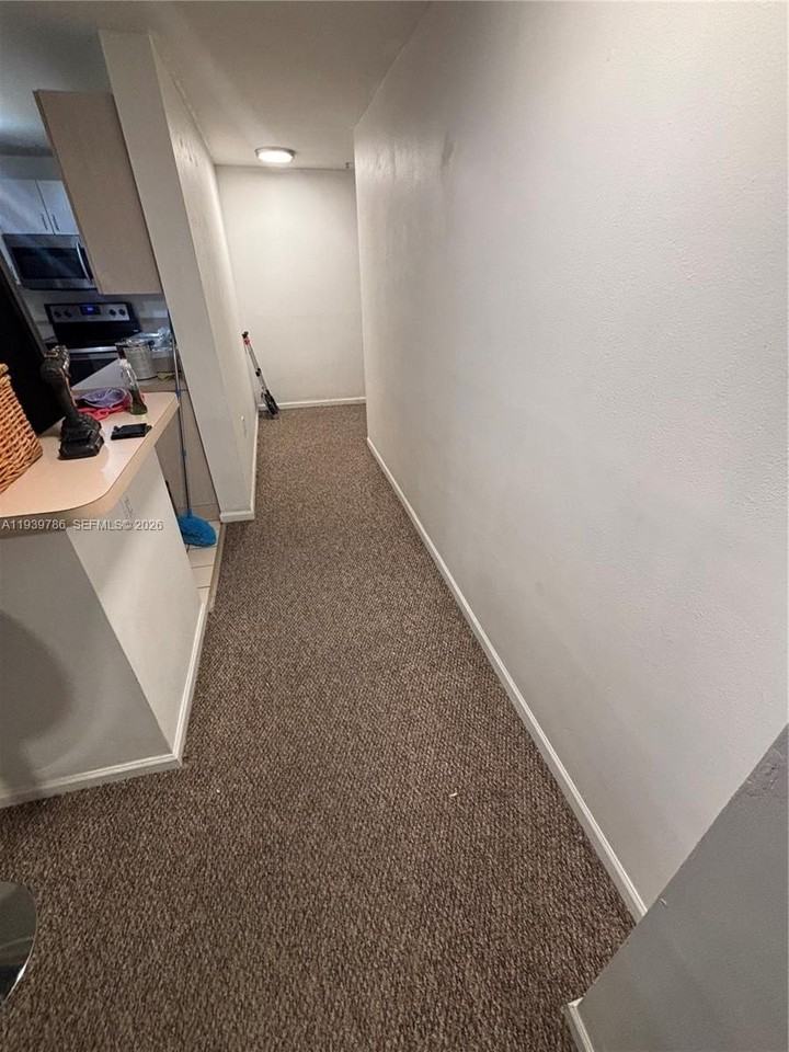 185 Se 14th Ter #603 - Photo 7 of 30