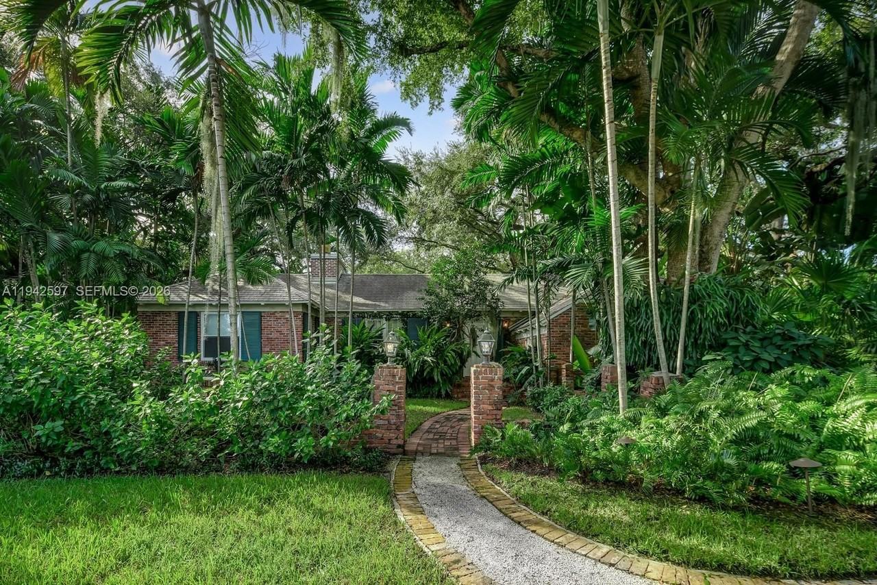 530 Melaleuca Ln - Photo 3 of 27