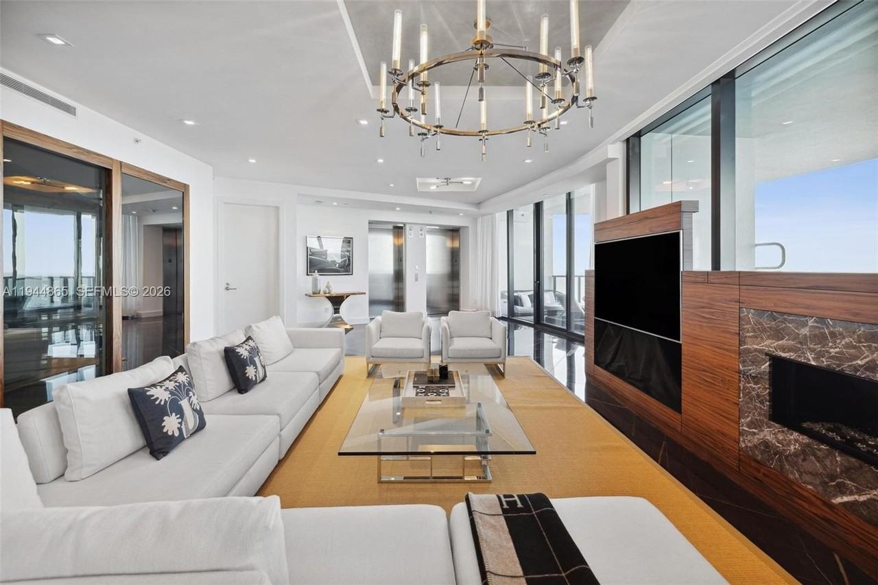 18555 Collins Ave #2601 - Photo 4 of 43