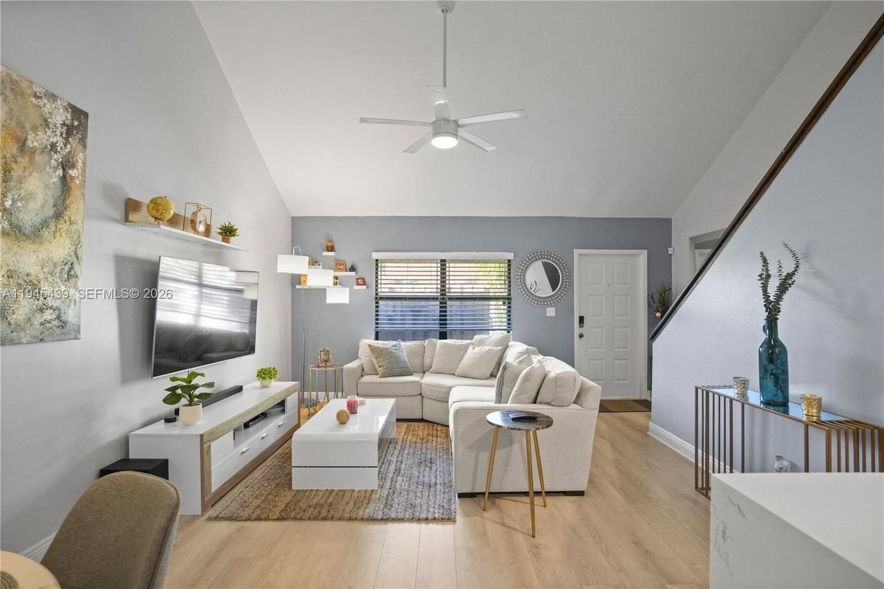 4880 Sw 64th Way #4880 - Photo 5 of 45