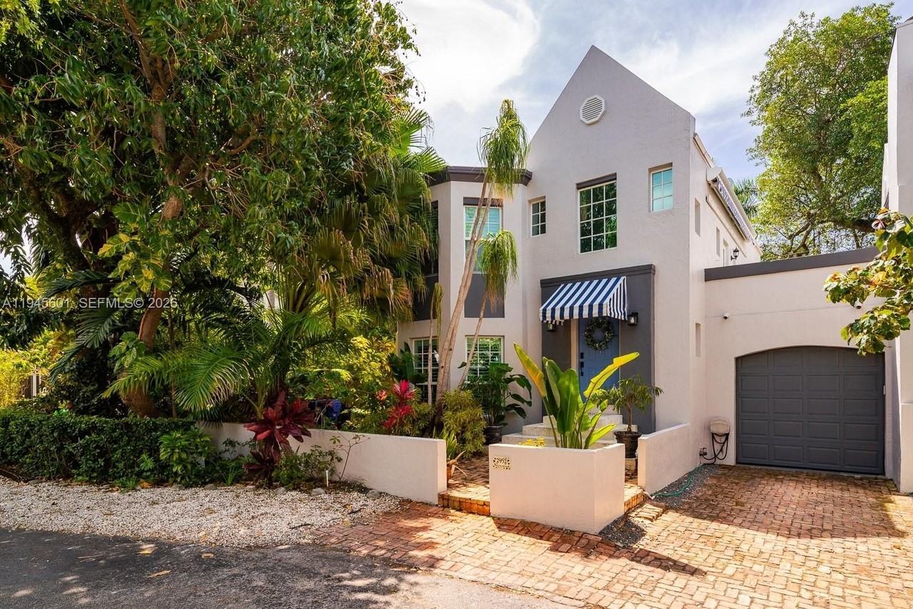 2952 Peachy St #8 - Photo 2 of 33