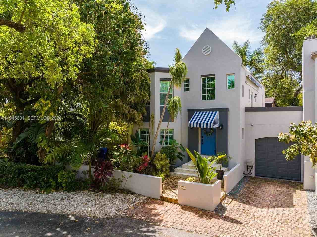 2952 Peachy St #8 - Photo 3 of 33