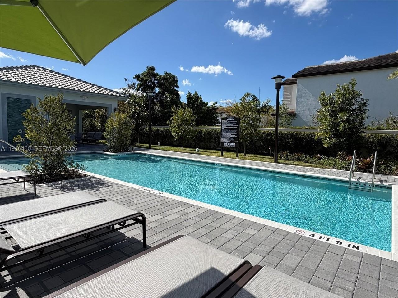 145 Sw 184th Pl - Photo 2 of 39