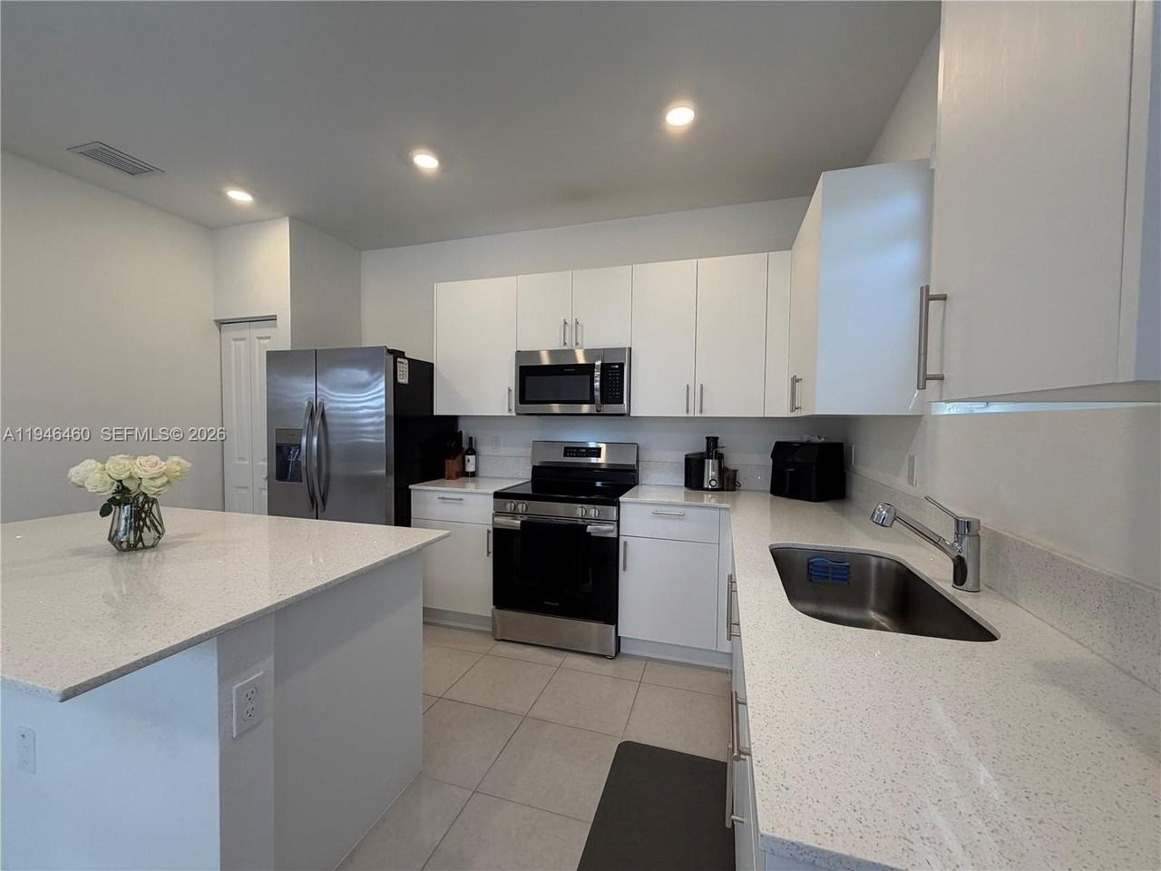 145 Sw 184th Pl - Photo 7 of 39