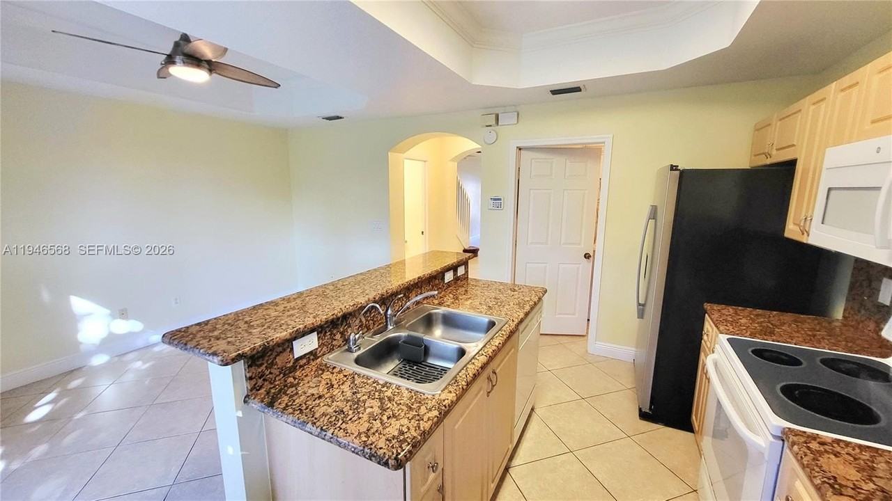 4935 Tradewinds Ter #902 - Photo 7 of 39