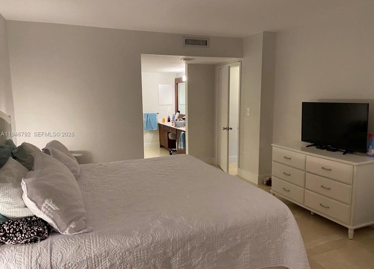 155 Ocean Lane Dr #611 - Photo 6 of 12