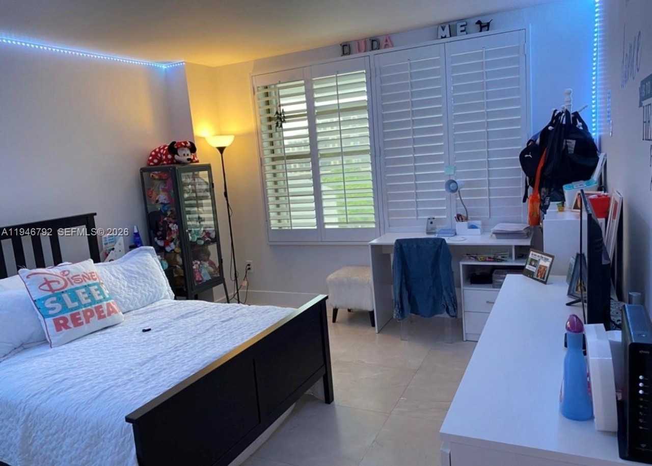 155 Ocean Lane Dr #611 - Photo 7 of 12