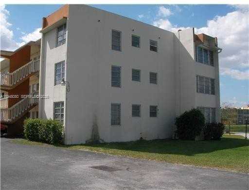 1591 Ne Miami Gardens Dr #205 - Photo 4 of 5