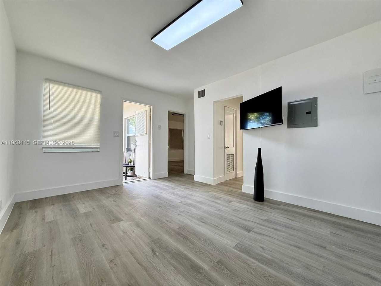 1845 Dixieanna St #1 - Photo 4 of 13