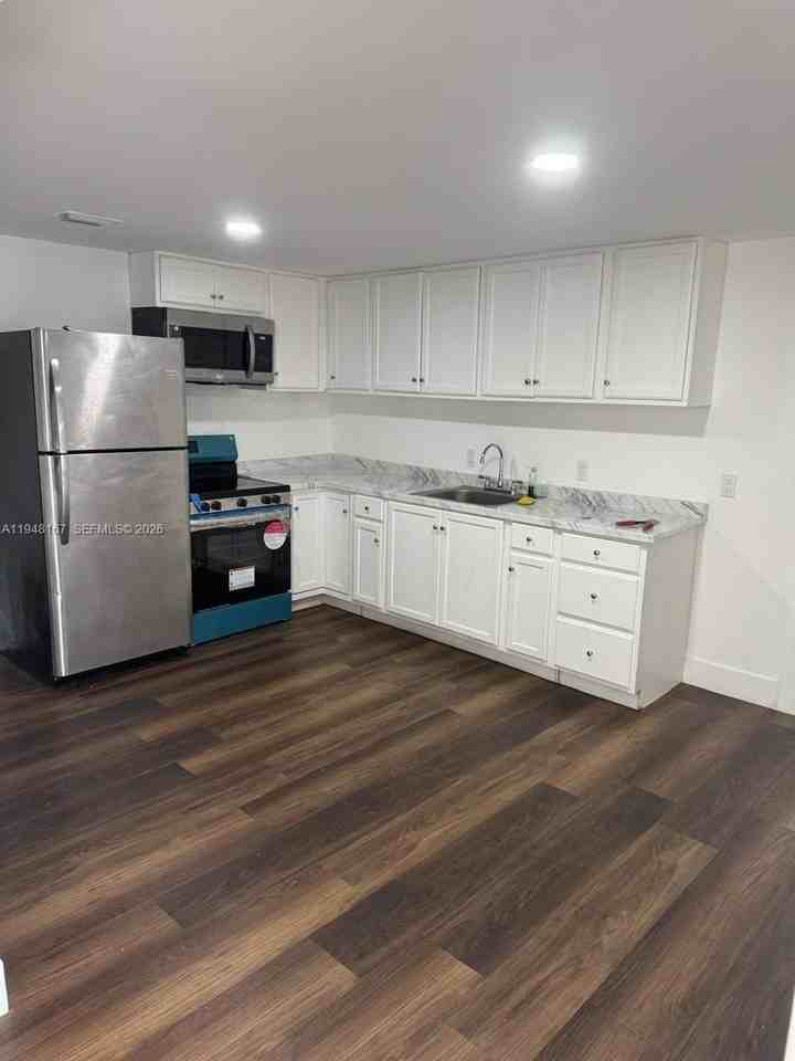 13361 Sw 9th Ct #13361 - Photo 4 of 14