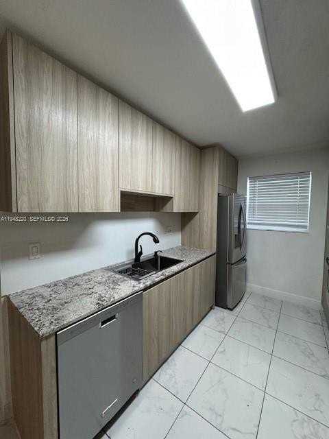 211 Se 3rd St - Photo 6 of 20