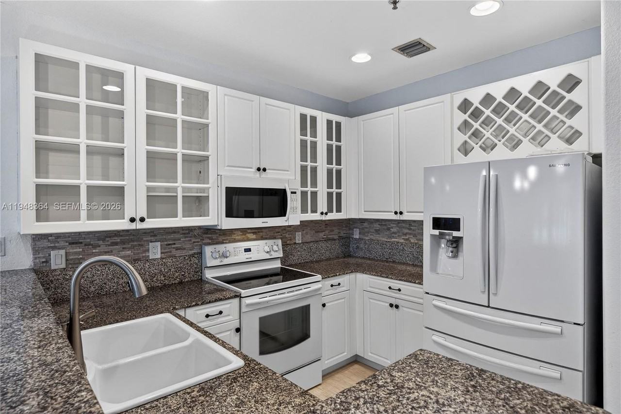 4645 Sw 75th Way #4645 - Photo 5 of 50