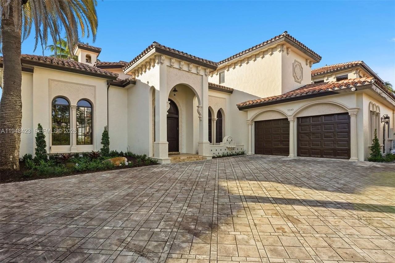 3283 Ne 171st St - Photo 5 of 46