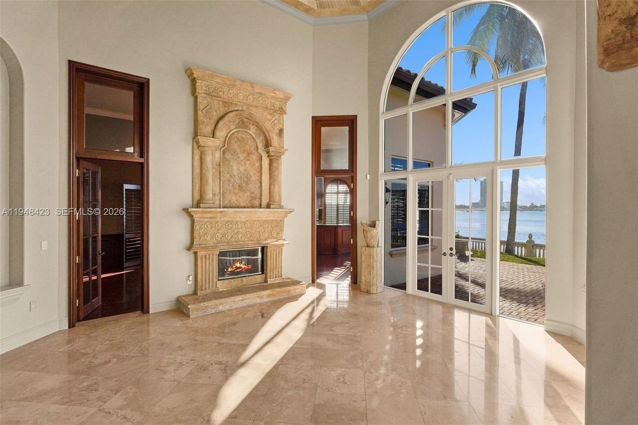 3283 Ne 171st St - Photo 7 of 46