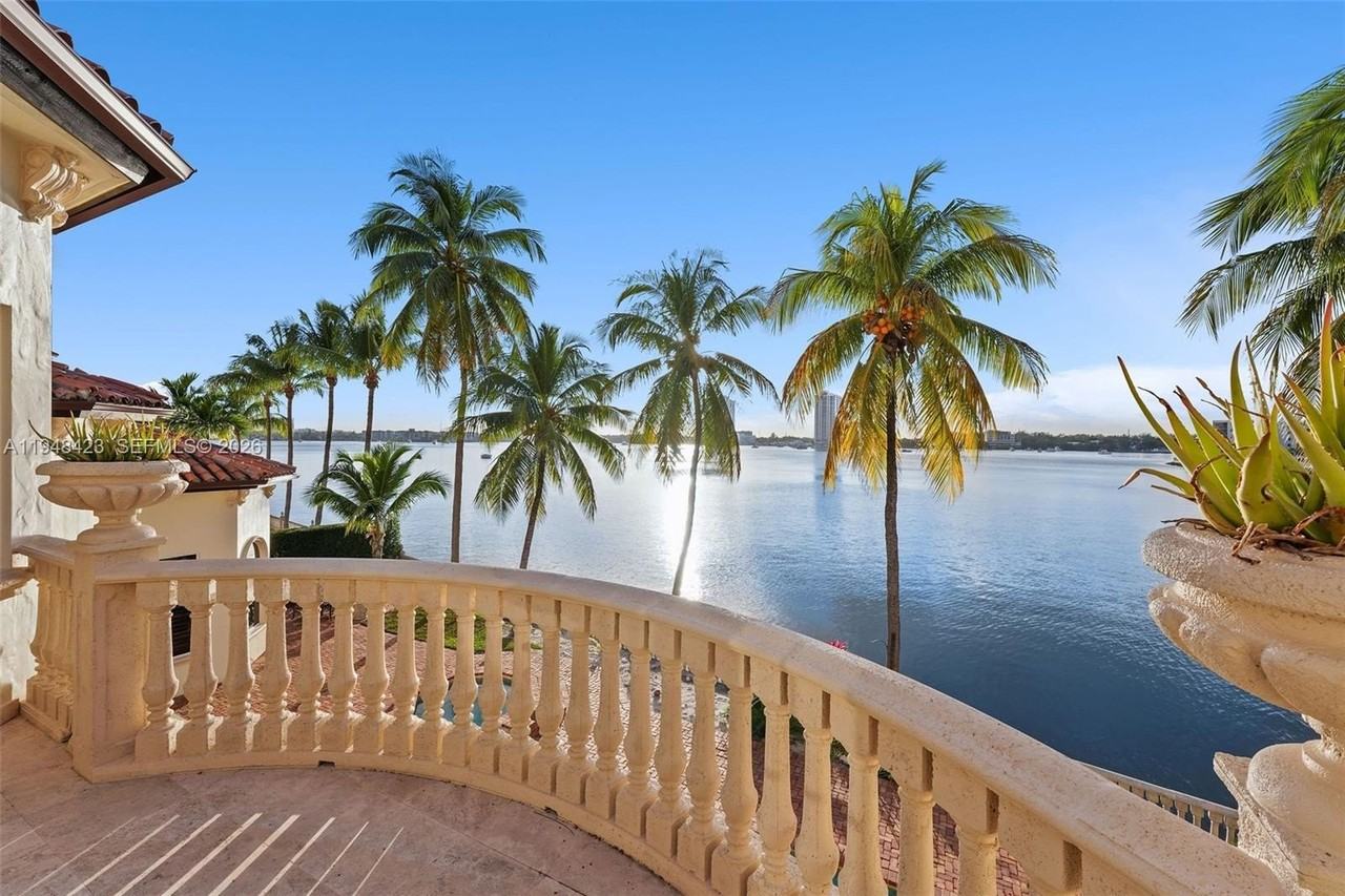 3283 Ne 171st St - Photo 3 of 45