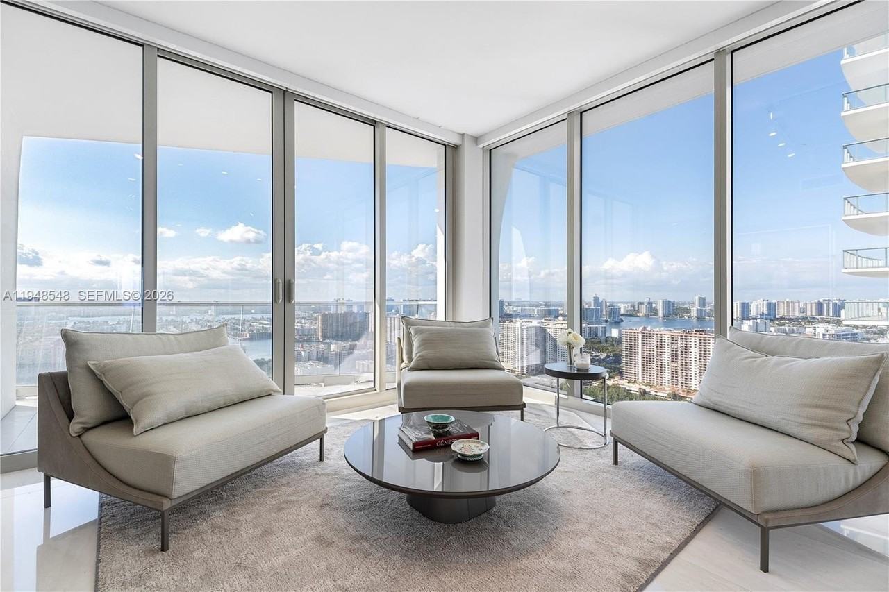 16901 Collins Ave #3005 - Photo 7 of 31