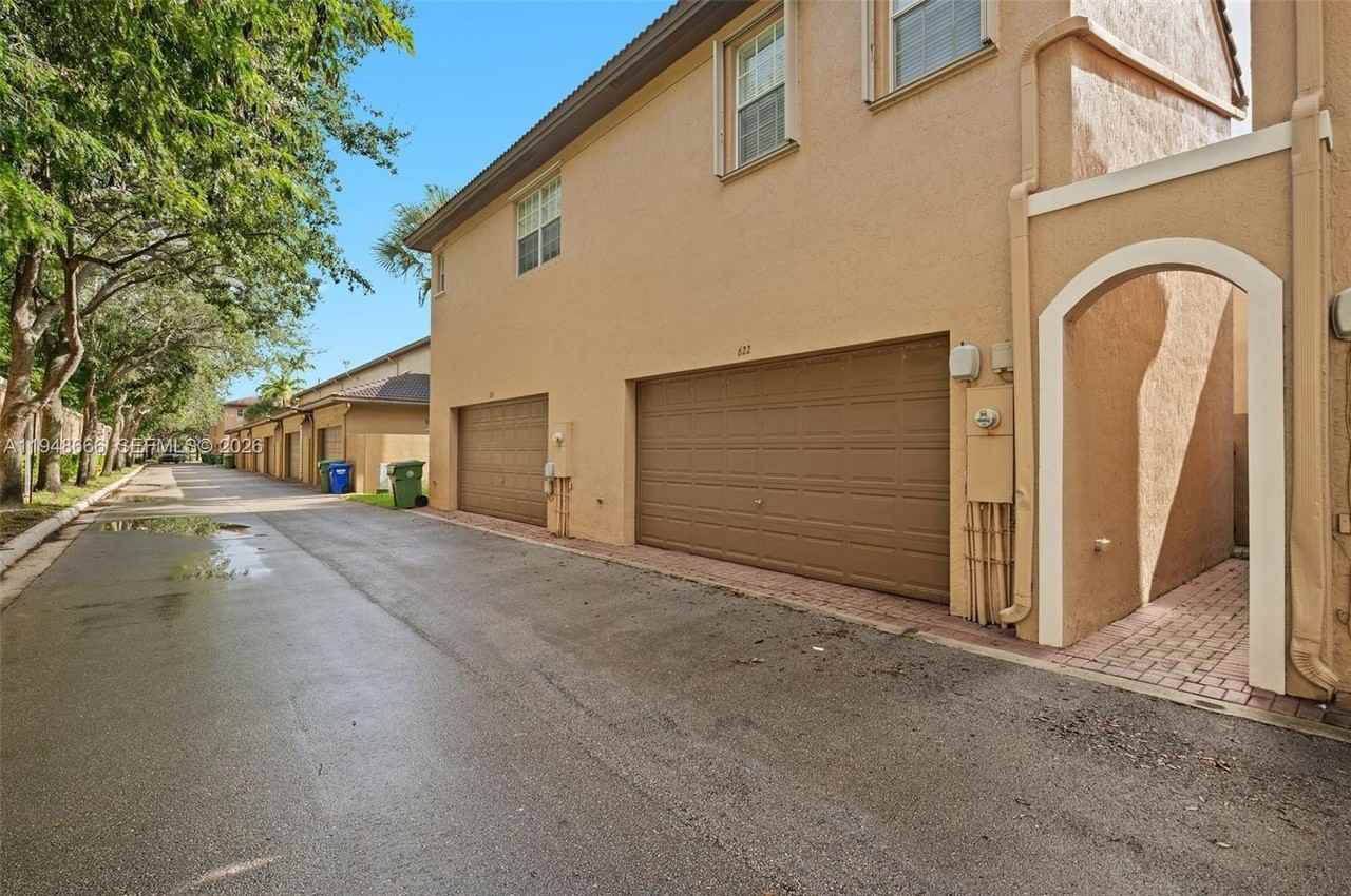 622 Sw 147th Ter #1 - Photo 2 of 29