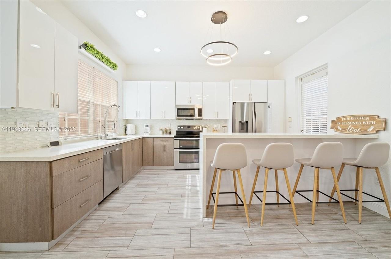 622 Sw 147th Ter #1 - Photo 7 of 29