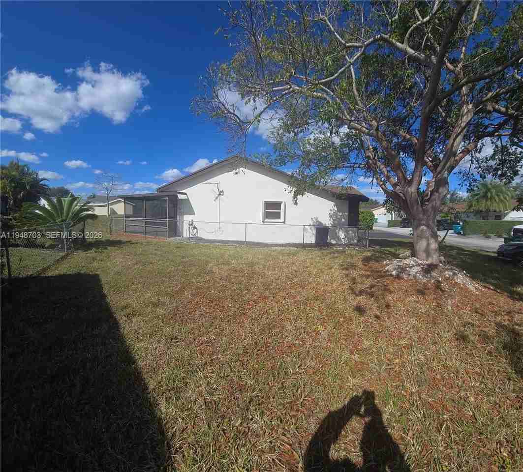 4320 Sw 138th Ct #4320 - Photo 6 of 31