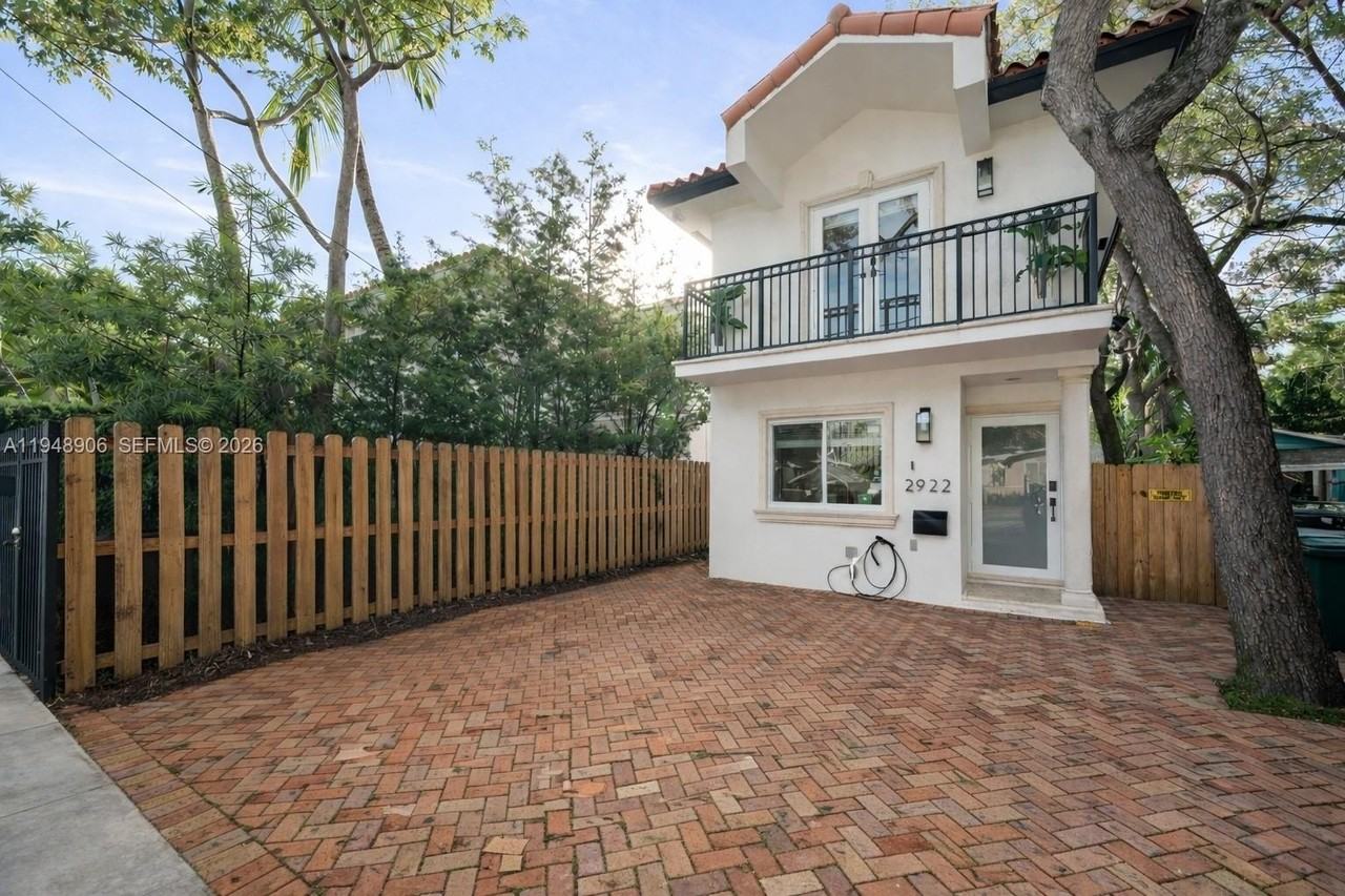 2922 Virginia St #2922 - Photo 2 of 23