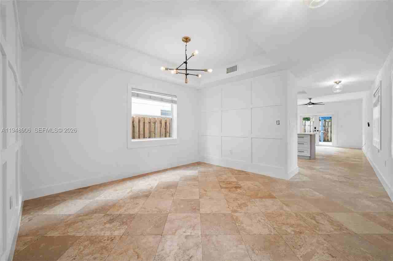 2922 Virginia St #2922 - Photo 5 of 23