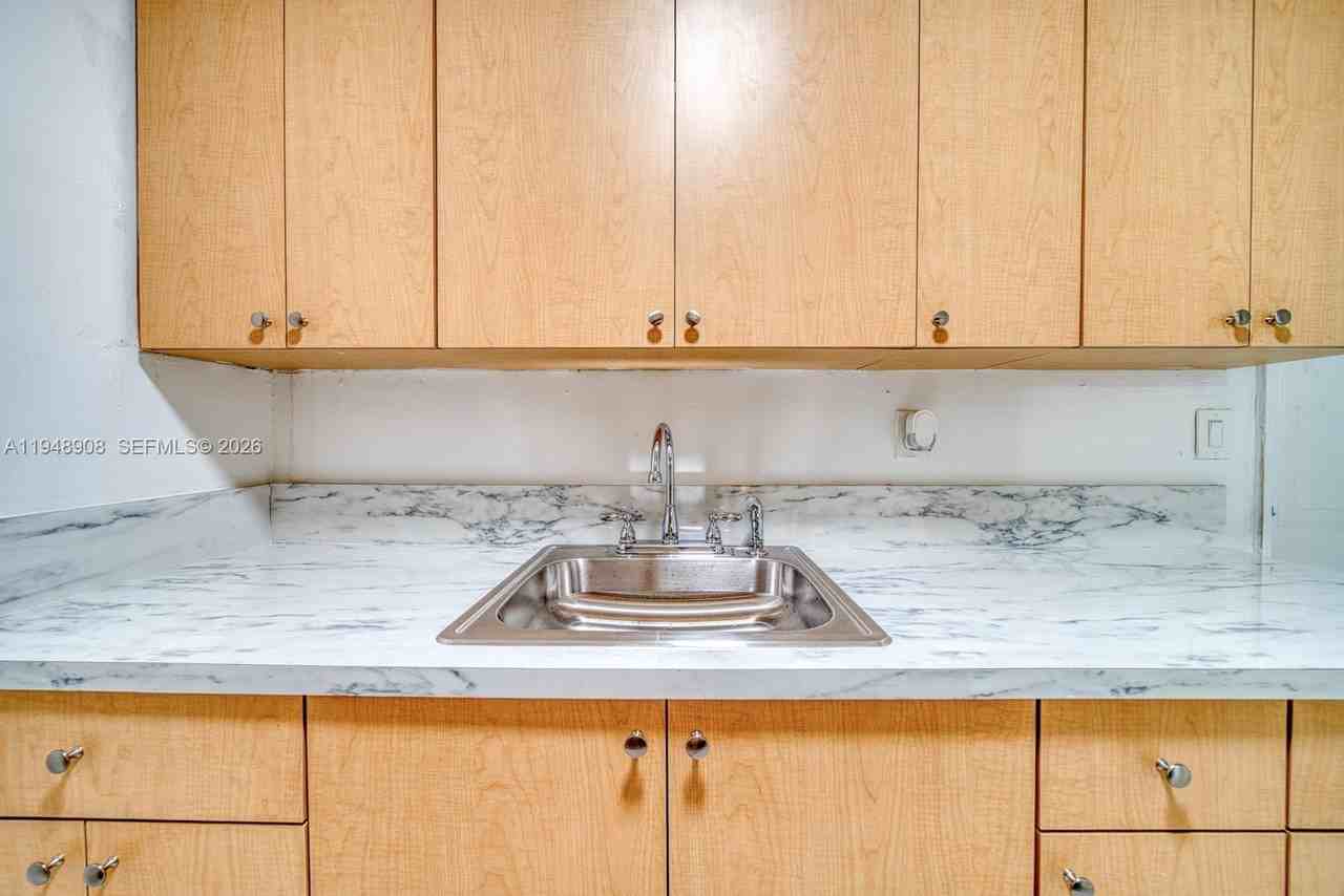 19110 Nw 36th Ave #19110 - Photo 7 of 20