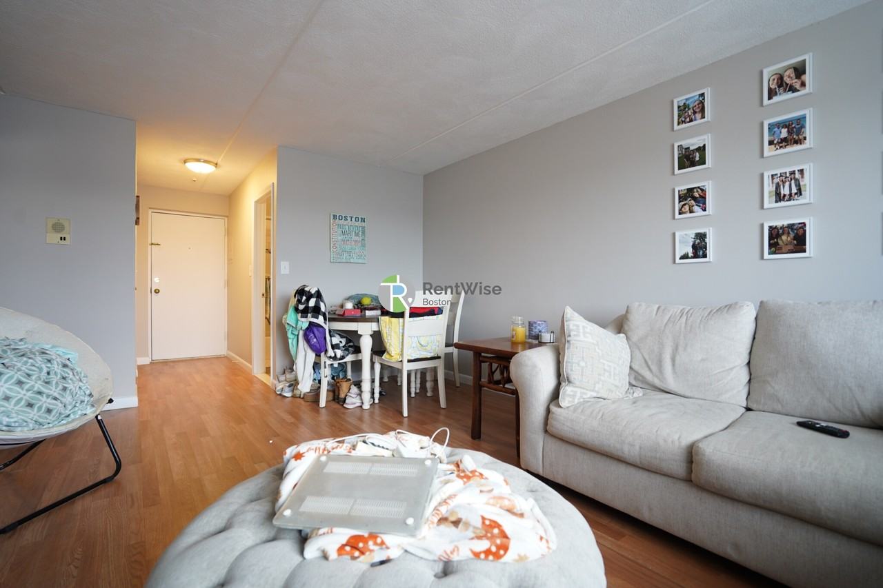 12 Cottage Ct #11 - Photo 2 of 12