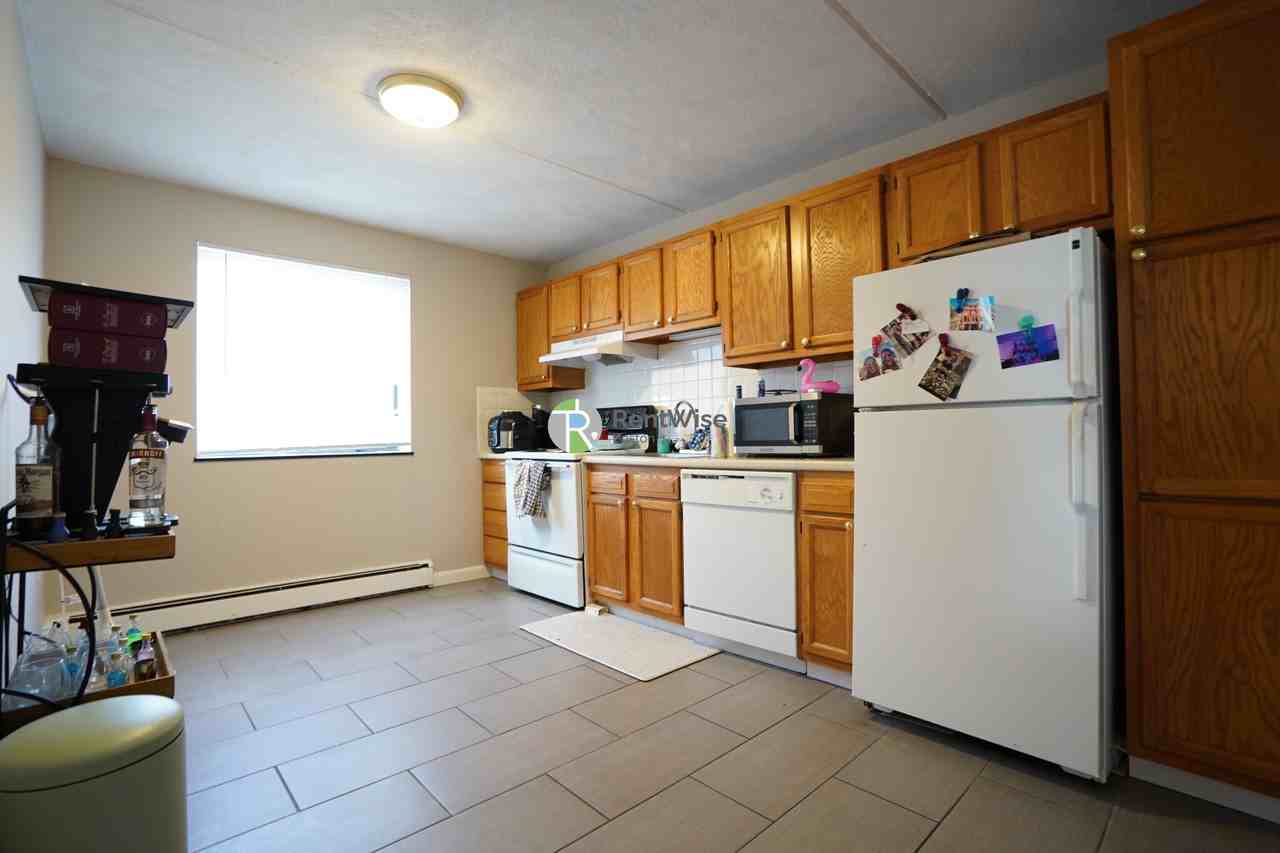 12 Cottage Ct #11 - Photo 4 of 12