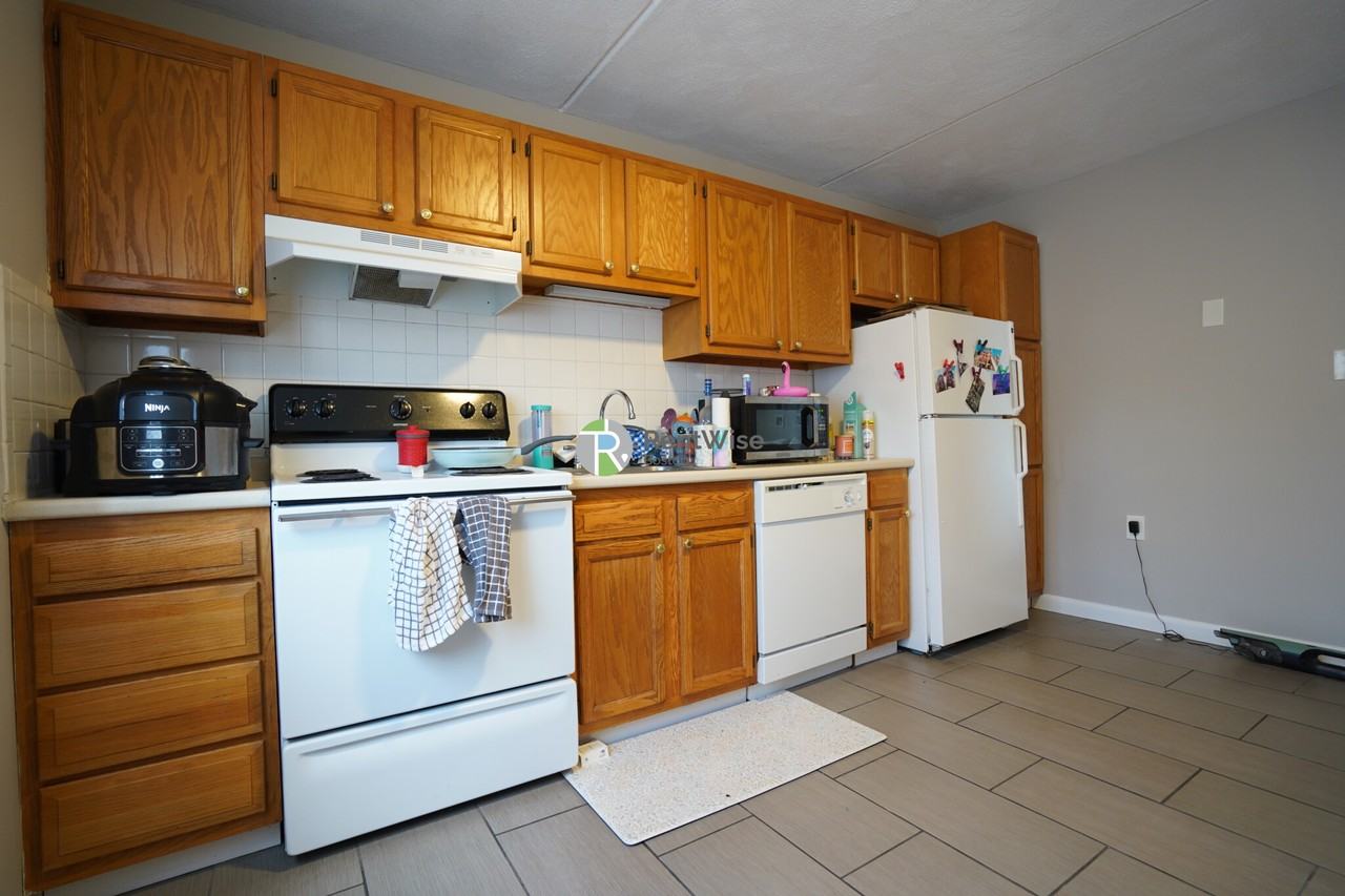 12 Cottage Ct #11 - Photo 5 of 12