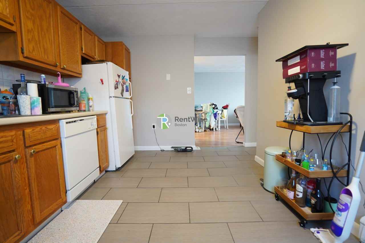 12 Cottage Ct #11 - Photo 6 of 12