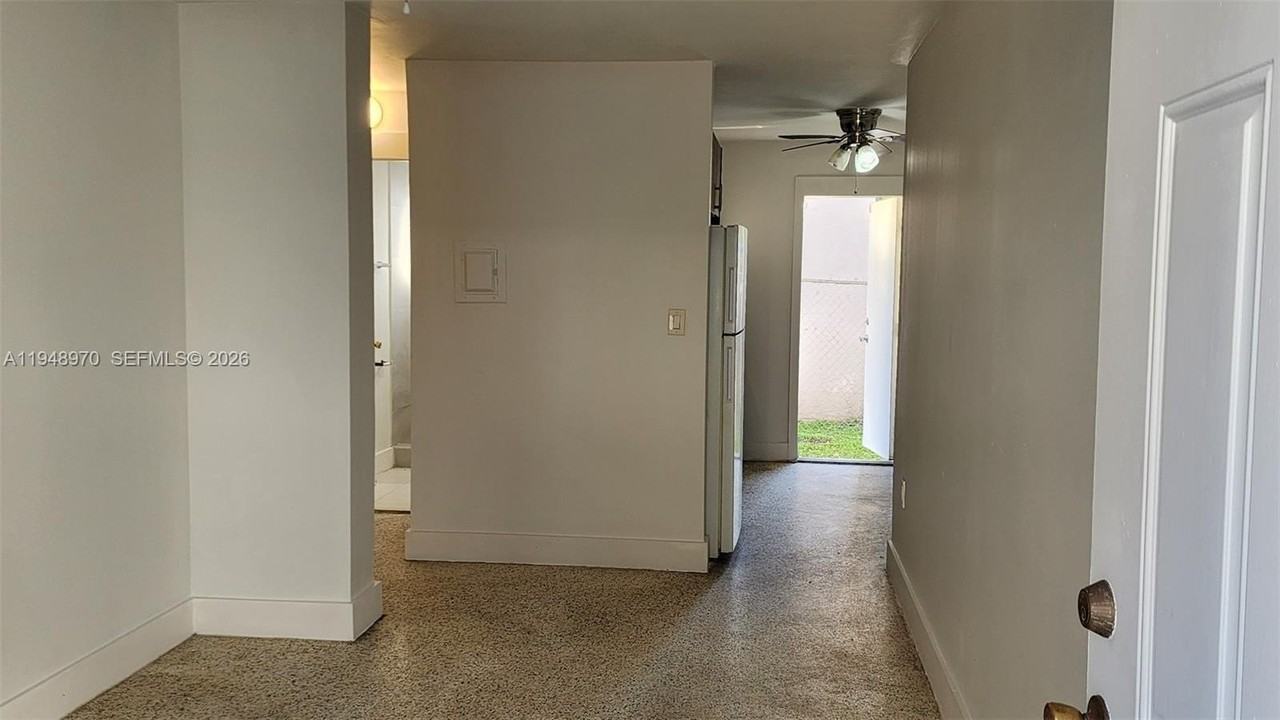 329 Sw 6th Ave #2 - Photo 5 of 16