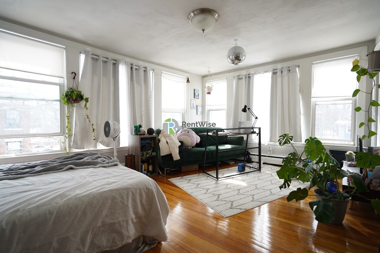 127 Lanark Rd #3 - Photo 2 of 40