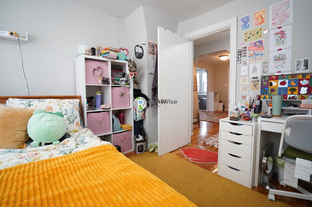 127 Lanark Rd #3 - Photo 7 of 40