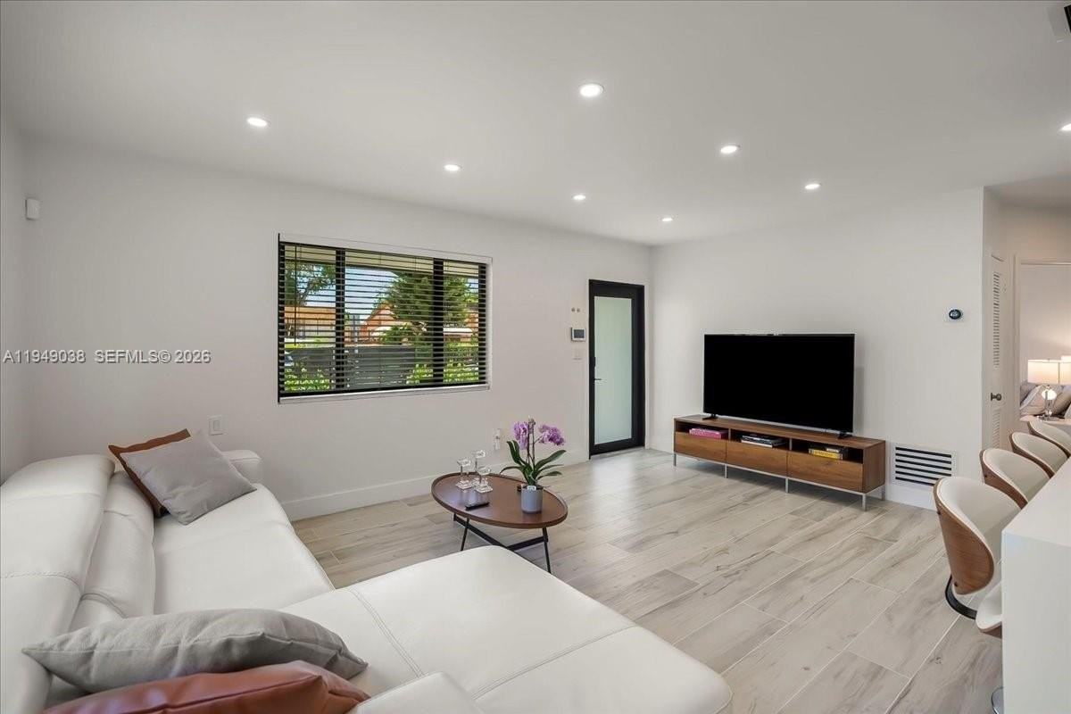 70 Nw 47th Ter #70 - Photo 7 of 9