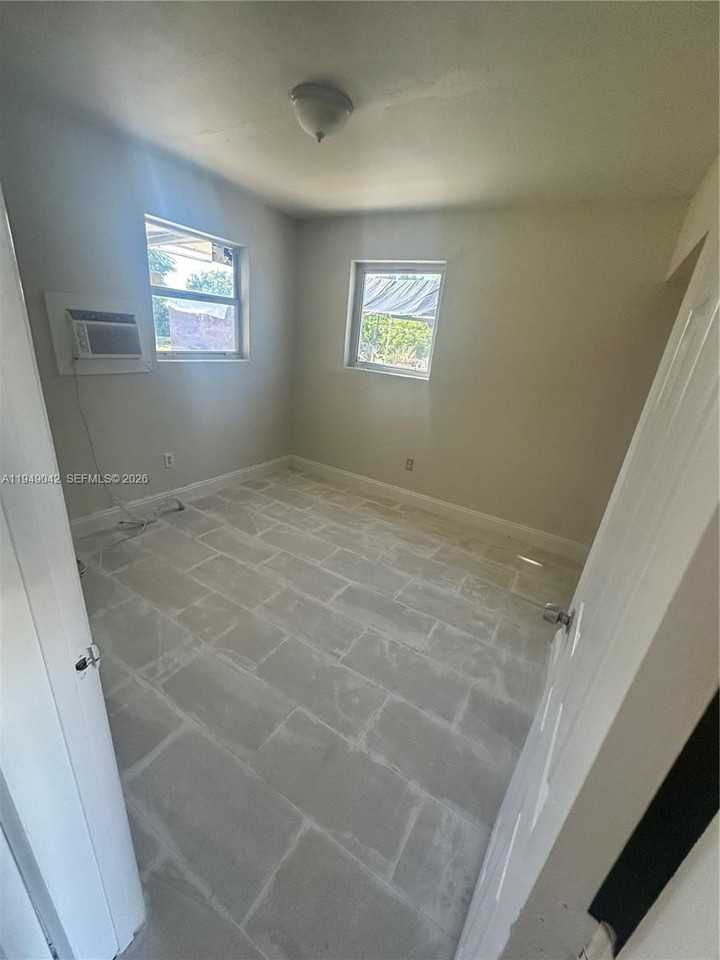 11832 Sw 212th St #11832 - Photo 4 of 15