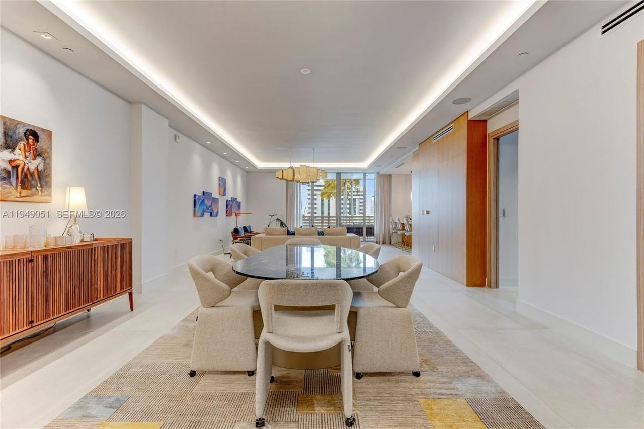 515 Valencia Ave #604 - Photo 2 of 23