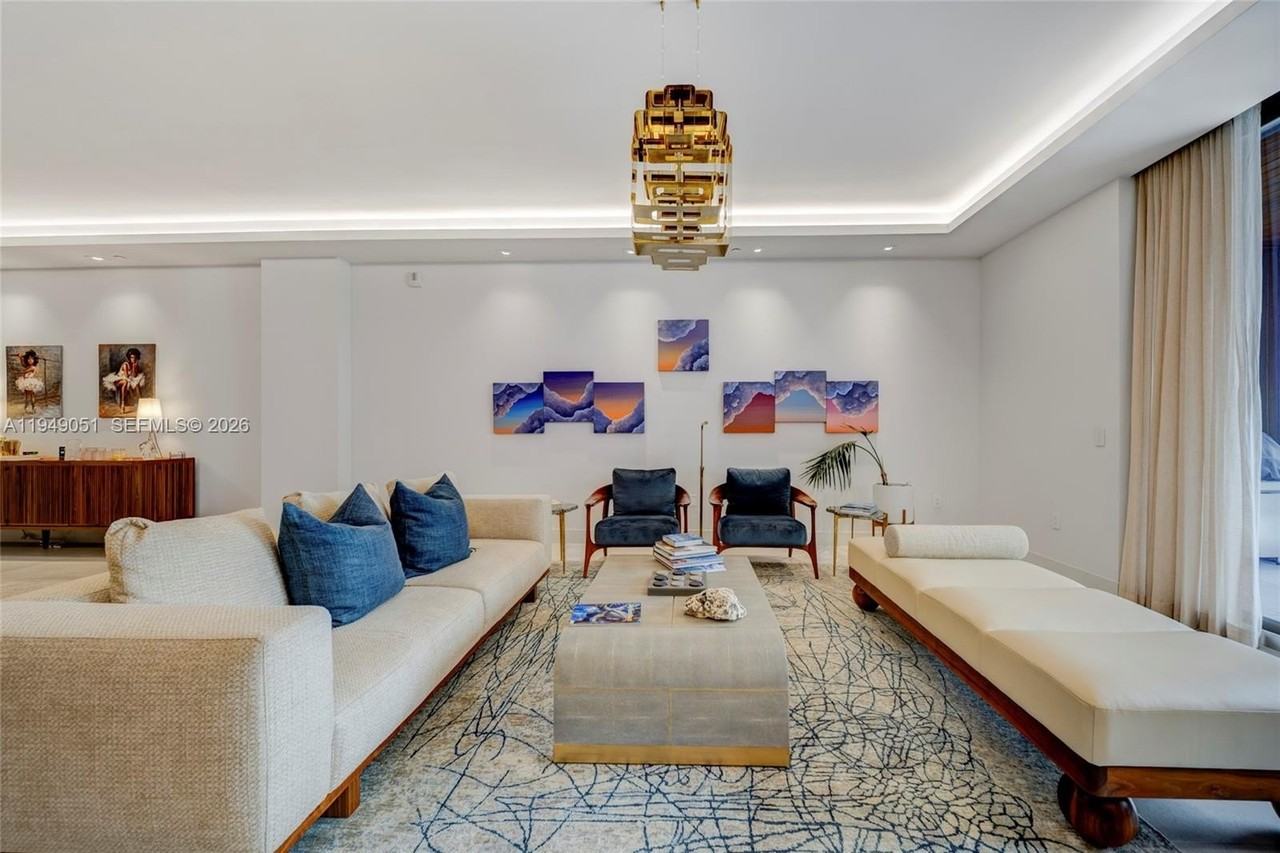 515 Valencia Ave #604 - Photo 4 of 23