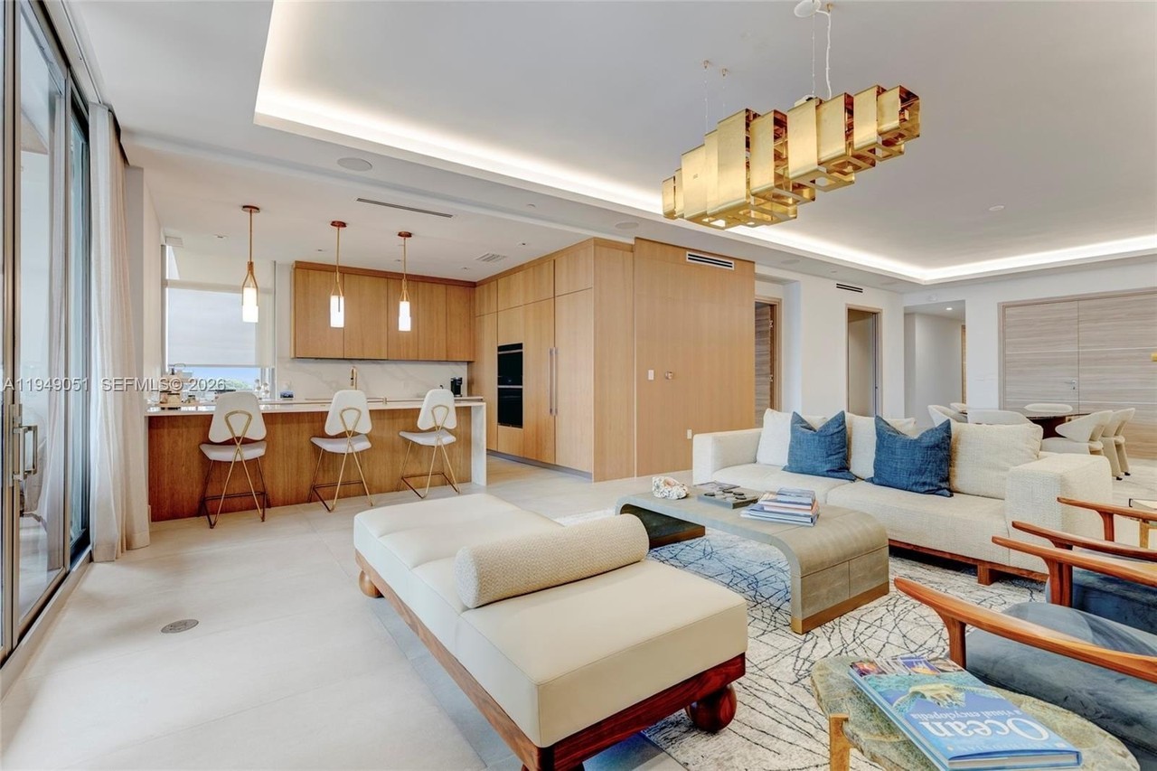 515 Valencia Ave #604 - Photo 6 of 23