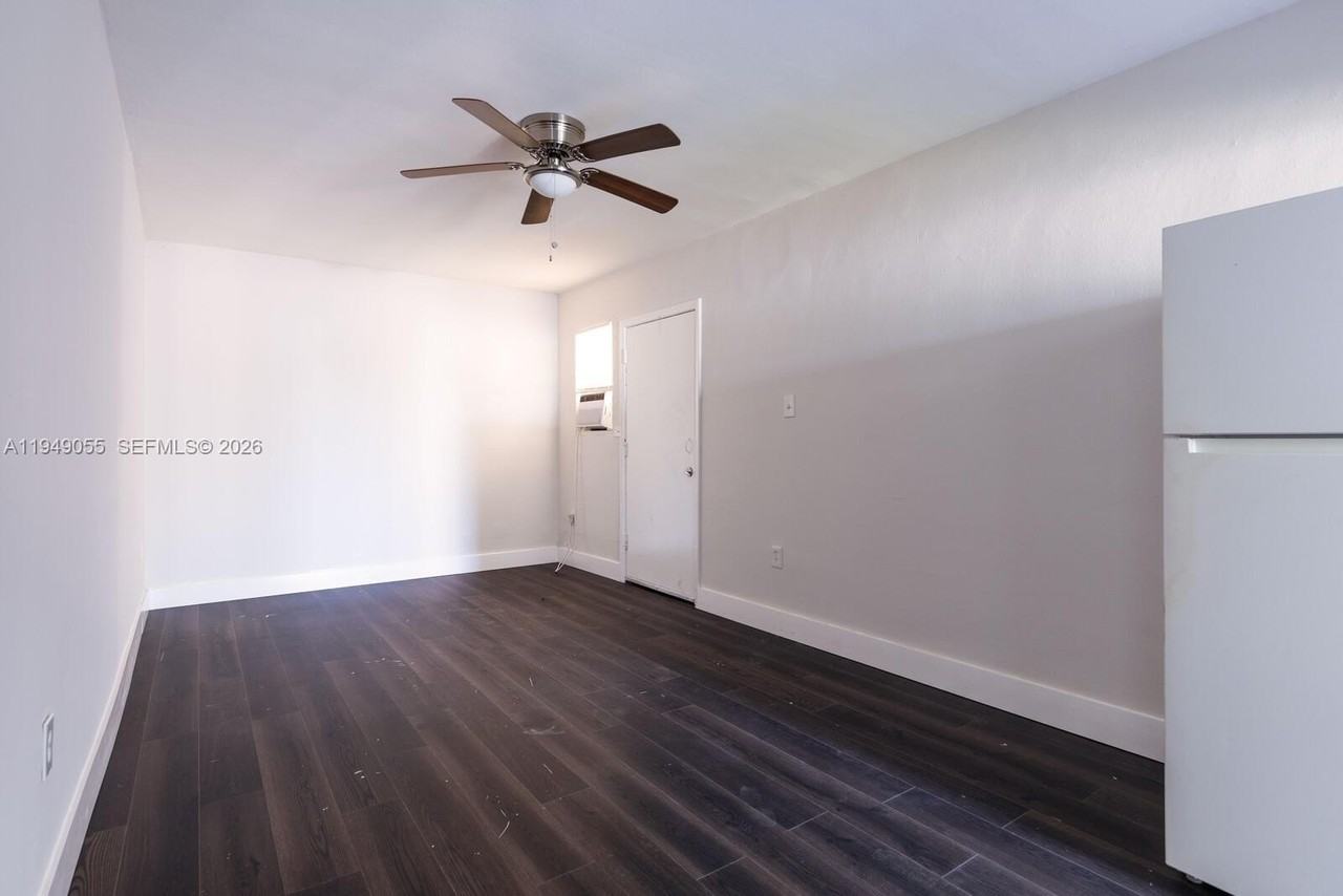 26501 Sw 137th Ave #16 - Photo 4 of 8