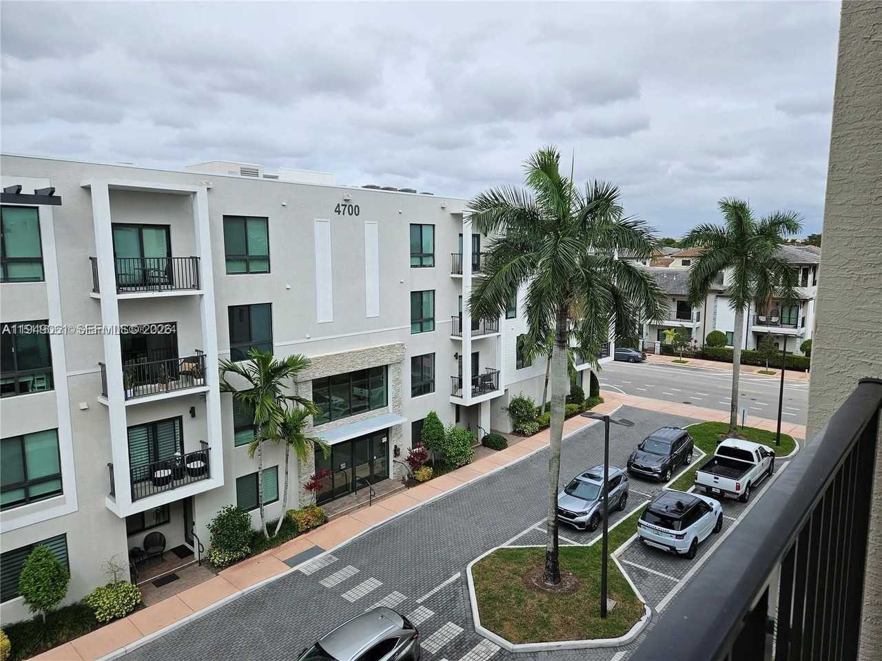 4670 Nw 84th Ave #42 - Photo 5 of 20