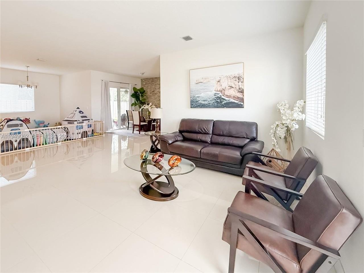 17931 Sw 152nd Ave - Photo 3 of 29