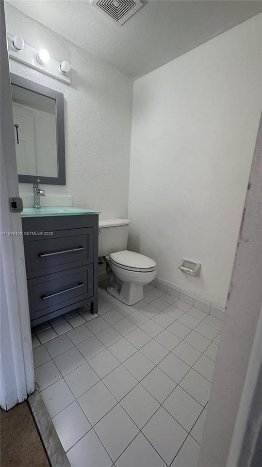 915 Se 13th Rd - Photo 4 of 23