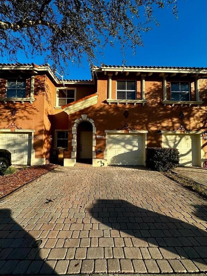 15205 Sw 30th Ter #15205 - Photo 2 of 34