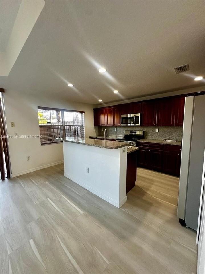 15205 Sw 30th Ter #15205 - Photo 7 of 34